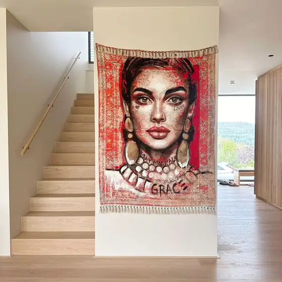 Kunstwerk GRACE von Shirin Donia als Teppich im Treppenhaus